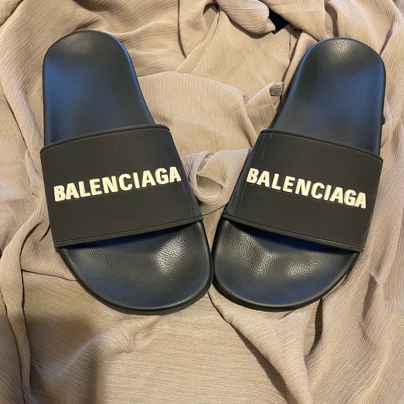 Balenciaga women pool slides - Picture 1 of 7